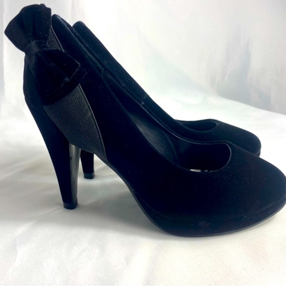 Pazzee Bow Heels Size 5 1/2